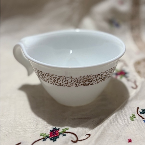 Vintage Corelle White and Brown Floral Mug - Picture 2 of 6